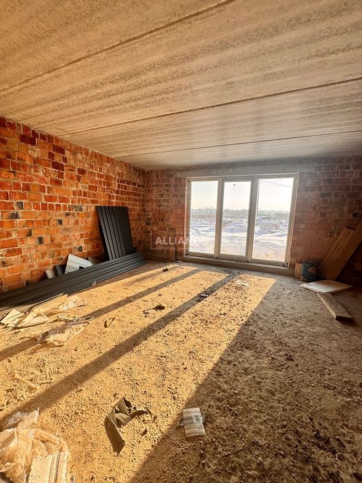 Дуже якісний таун за вигідною ціною !