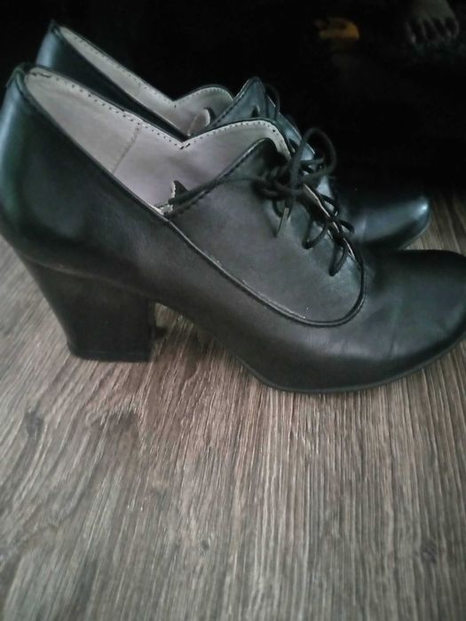 Туфлі чорні 37 розмір