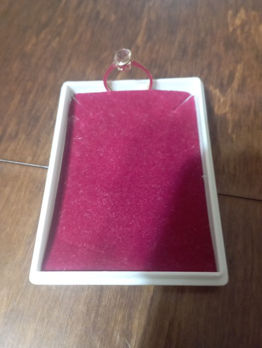 Sprzedam piękny złoty pierścionek