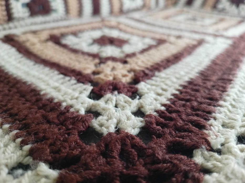 Szydełkowana narzuta na łóżko sofę z PRL kapa na szydełku 190x250