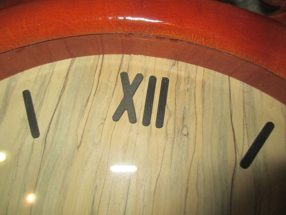 Часы деревянные резные из дерева. Дерев'яний годинник із дерева.