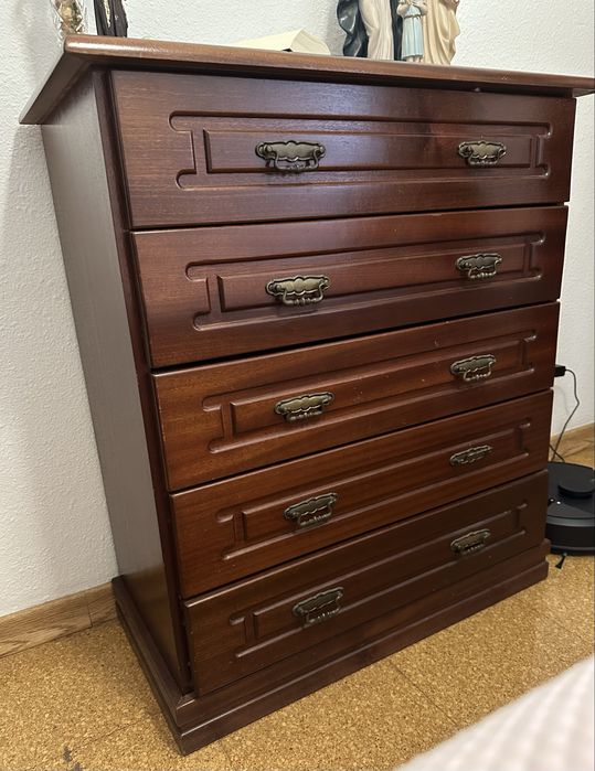 Camiseiro de madeira