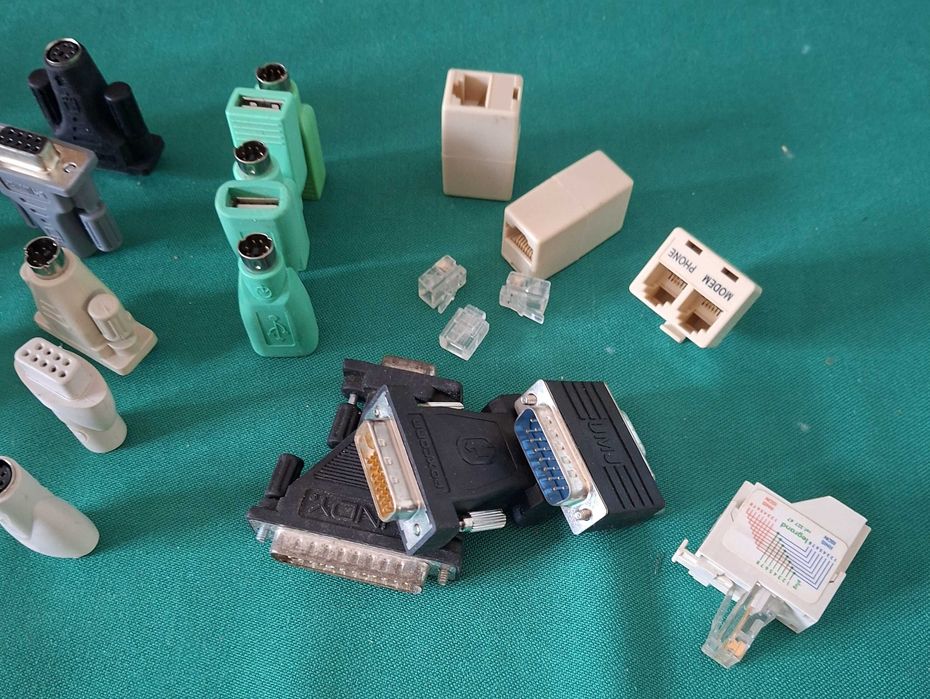 Converters / Adapters and Small Computer Components509746441722931203