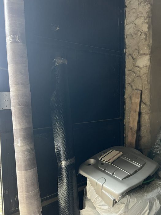 Продається лінолеум з нових рулонів та рулони працюєм по передоплаті