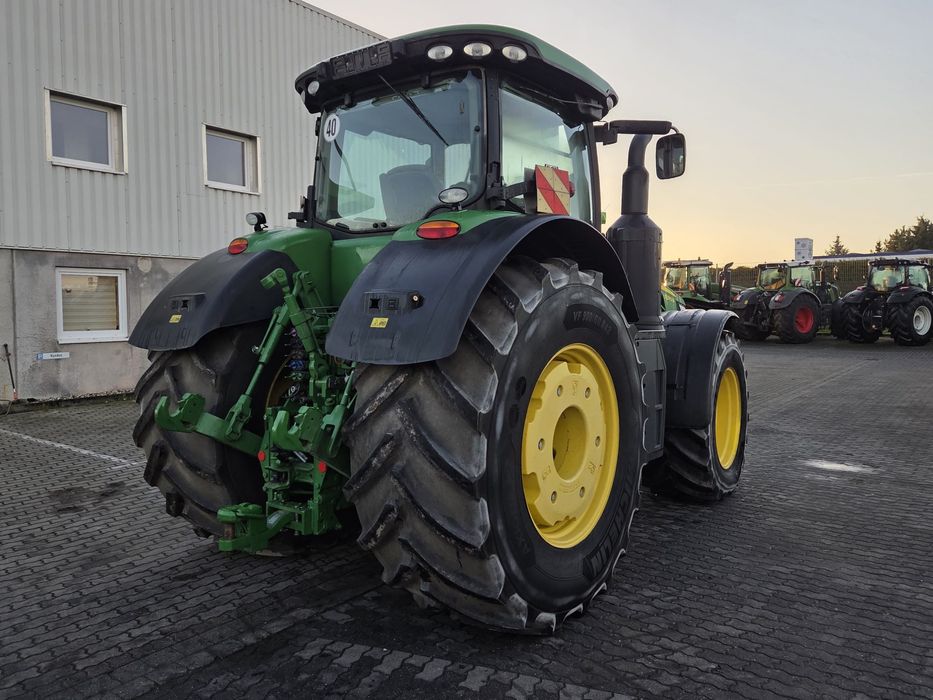 Трактор John Deere