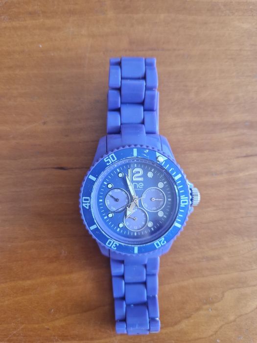 Relógio feminino ONE, lilás, de 2011