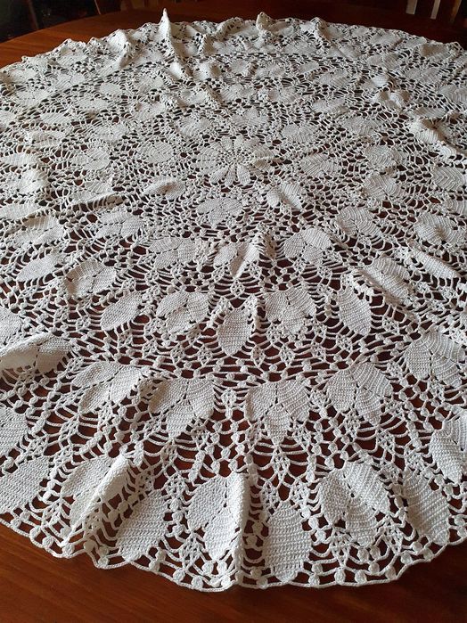 Toalha redonda de croché em algodão branco