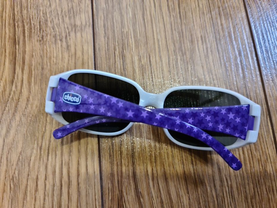 Дитячі сонцезахисні окуляри. Chicco