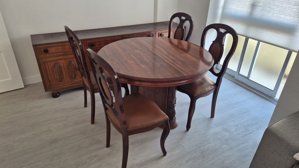 Mesa de Jantar Redonda Extensível + 4 Cadeiras – Ø110 cm (até 140 cm)