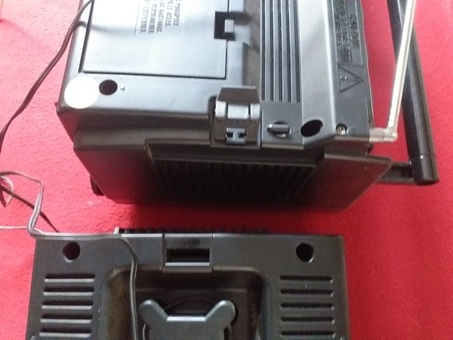 Dwukasetowy radio-magnetofon z epoki PRLu