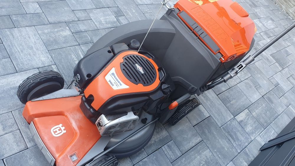 Kosiarka spalinowa z napędem Husgvarna LC 48 e