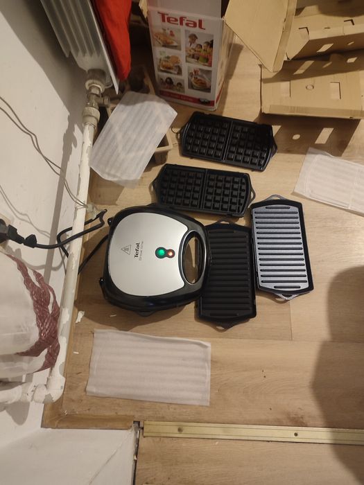 Продам мультимейкер tefal break time sw614831