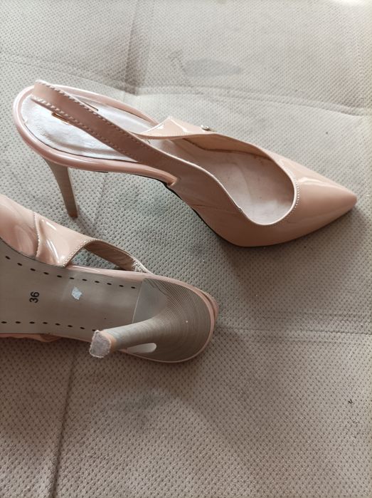 Szpilki Giulio Santoro lakierowane roz 36 dl wk 23 cm