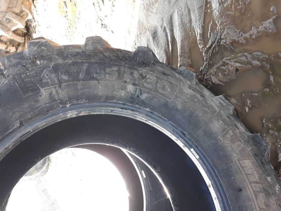 Ładna opona zachodnia MICHELIN MULTIBIB 540/65 R - 30 zdrowa