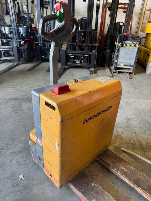 Porta paletes Jungheinrich (USADO) Elétrico