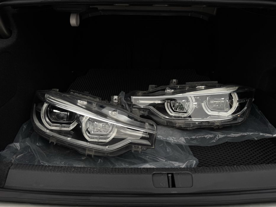 Дві фари BMW F30(31) під ремонт