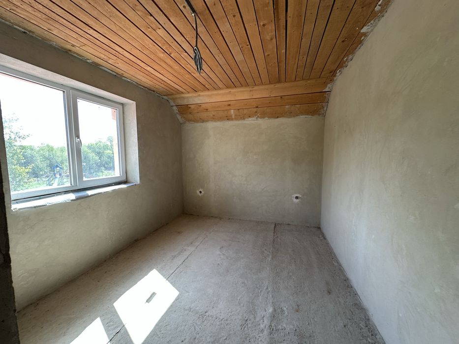 Продам особняк вул. Коновальця з балконами та гаражем площа 170м2