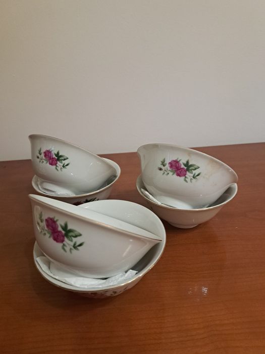 Conjunto de taças em porcelana chinesa