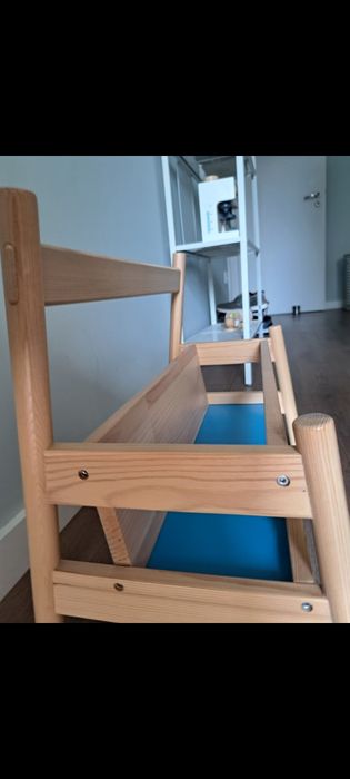 Vendo porta livros infantil para o chão.