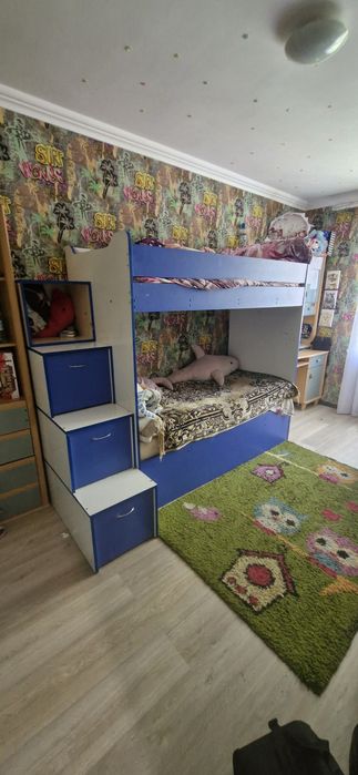 Двоповерхова кровать.