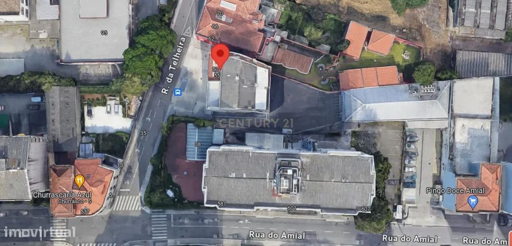 Garagem para 14 carros com arrumos e WC
