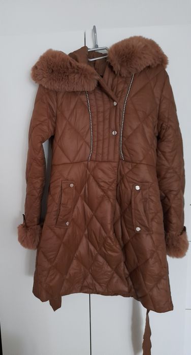 Kispo castanho com capuz da Ferrache