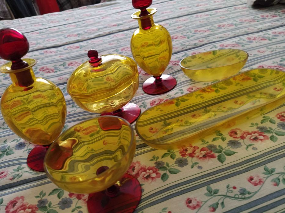 Conjunto 6 peças em cristal amarelo e vermelho muito antigo