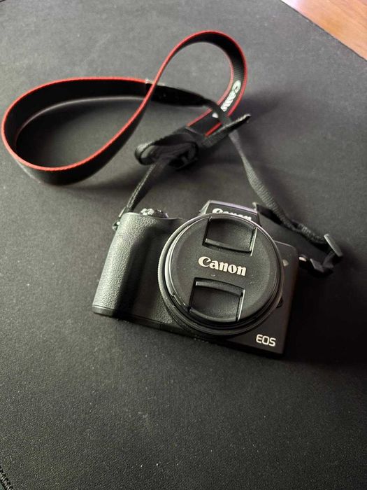 Canon M50 + Lente Canon 15-45mm + extras