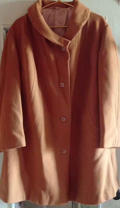 Зимове та демісезонне жіночі пальто