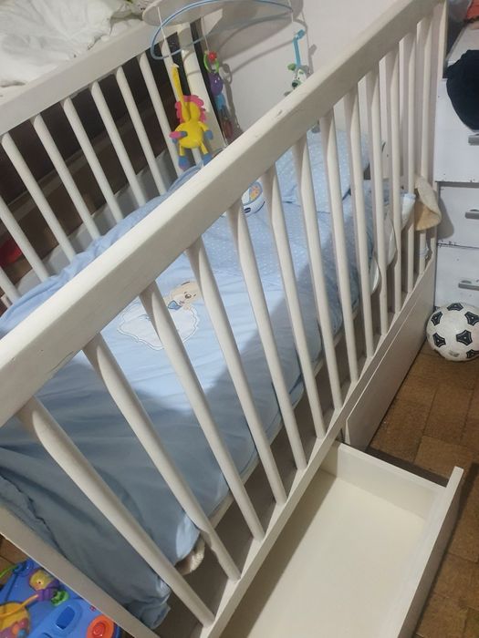 Berço para bebé usado 40€ Com colchão, edredom, 1 almofada