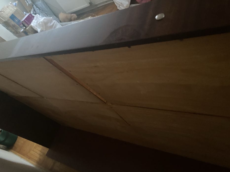 Віддам безкоштовно ліжка 2 шт, трельяж,прихожа, ліжко-тумба