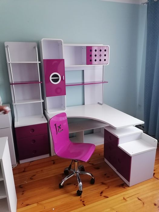 Komplet mebli do pokoju dziewczynki
