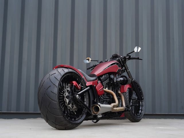 Harley-Davidson Breakout