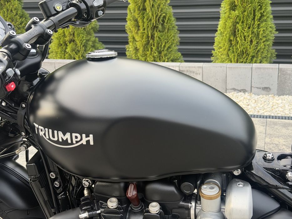 triumph bonneville bobber 1200
