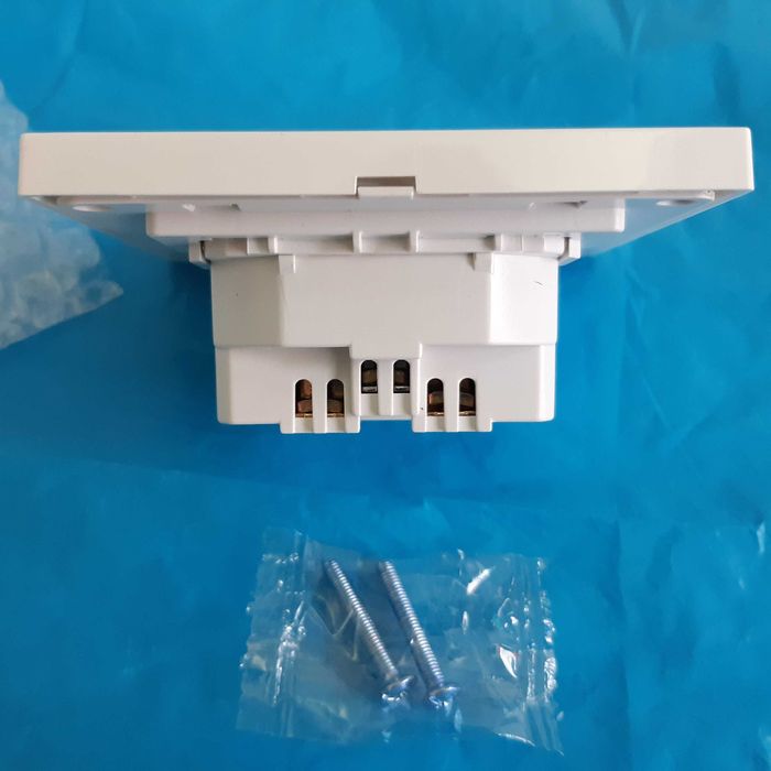Tomada Parede Interior Nova c/ Terra 220V + 2 Portas USB 5V 2.1Amp