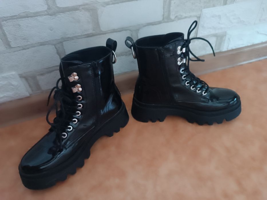 Черевики жіночі лакові