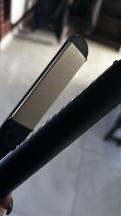 Продається професійний вирівнювач для волосся Philips