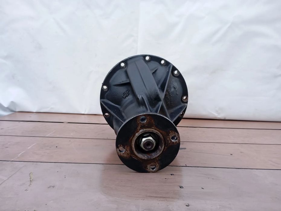 Diferencial trás NISSAN NT400 Cabstar Chassis (F24F)