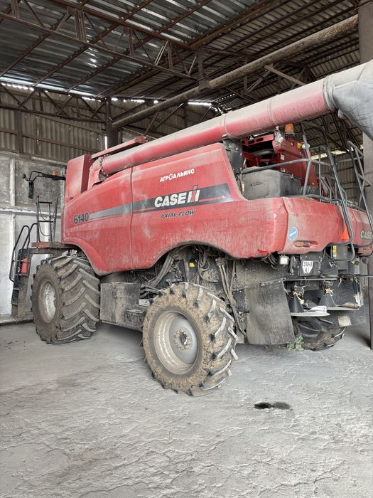 Комбайн Case IH 6140