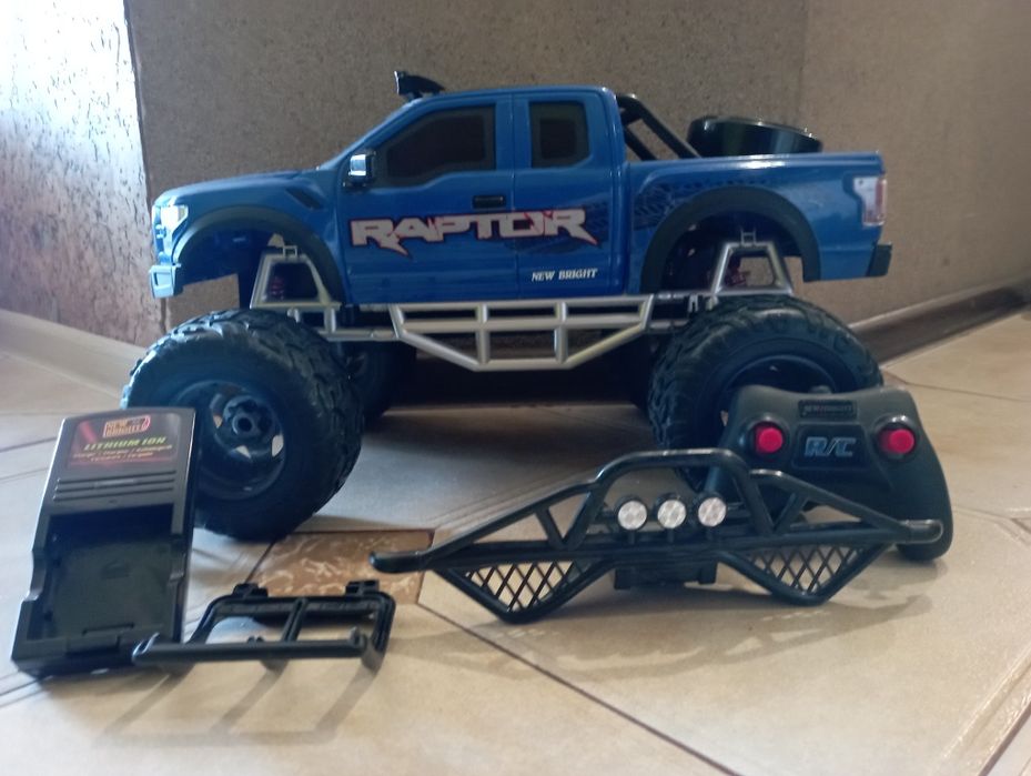 Машинка Ford F-150 raptor на радіокеруванні