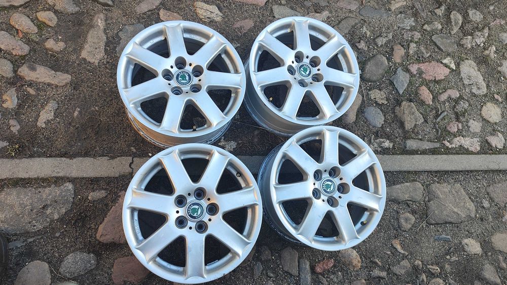 felg aluminiowych Skoda Octavia 2  7Jx16  5x112  ET 40