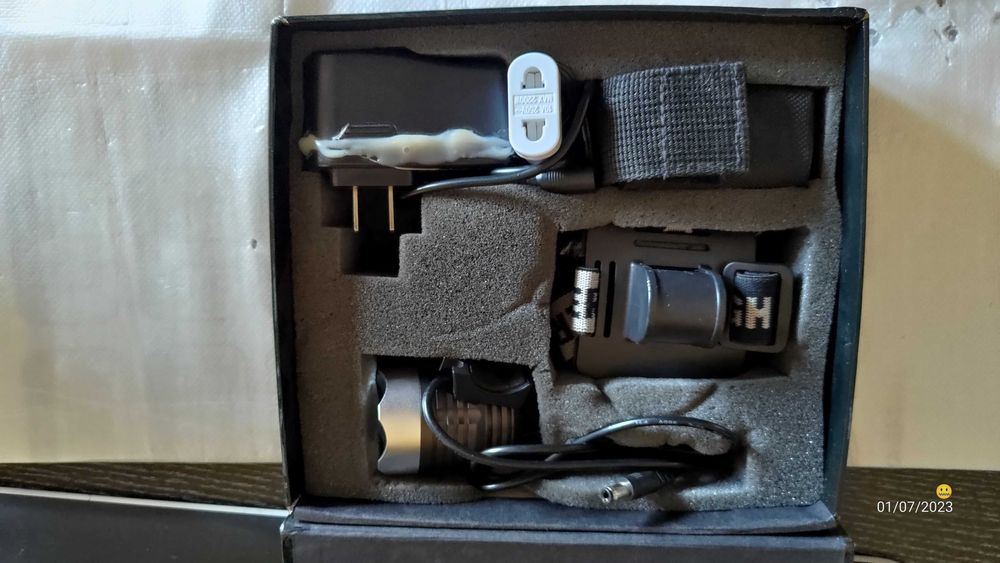 Lanterna Led para bicicleta com bateria