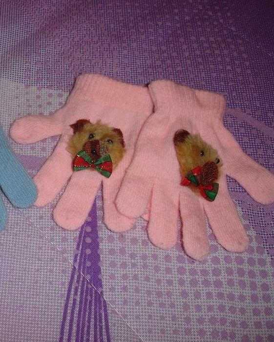 gorros e luvas de criança