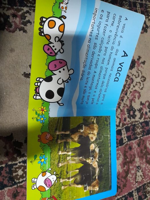 Livro de animais com puzzle