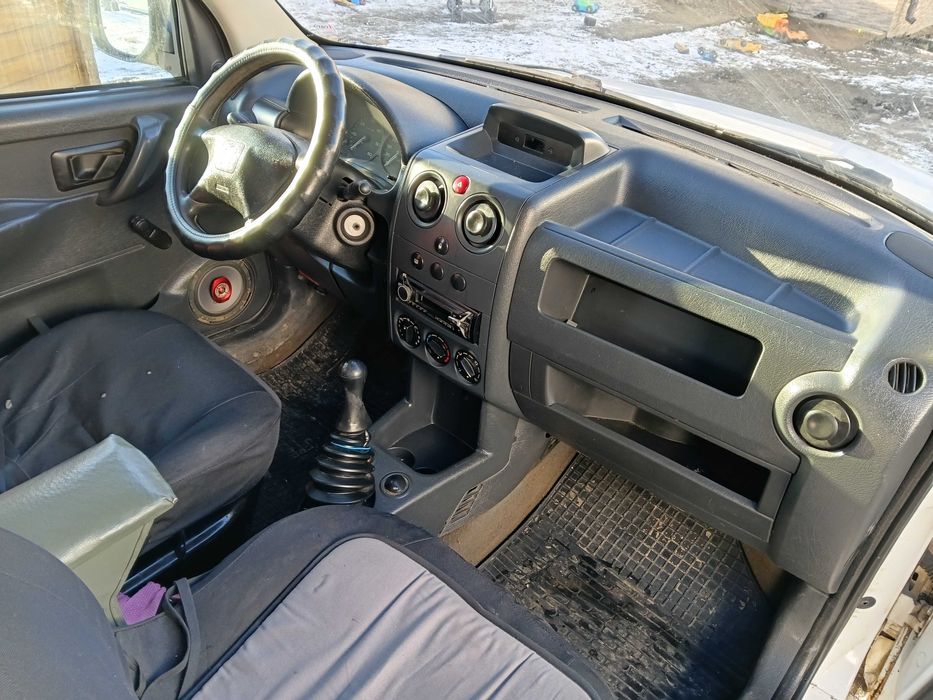Пежо партнер пасажир 2,0 дізель
