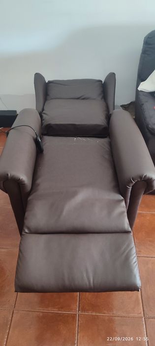 Cadeirão ortopédico reclinável e elevatório