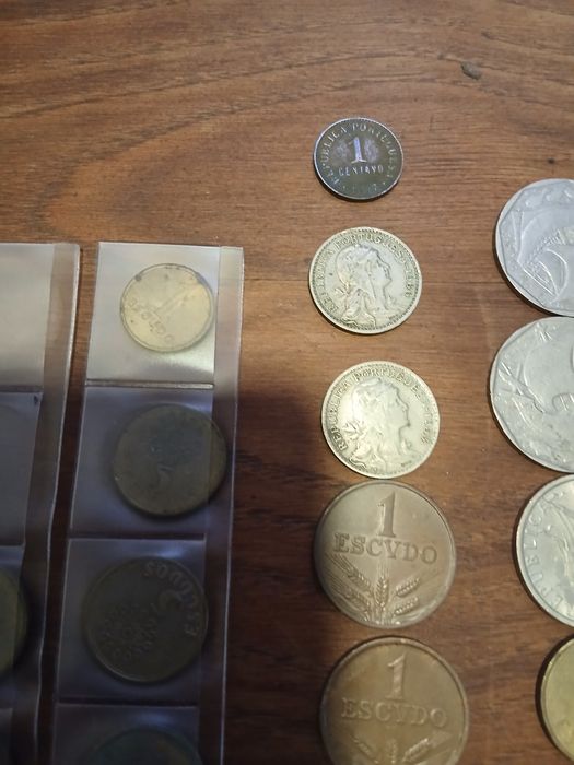 Várias moedas antigas