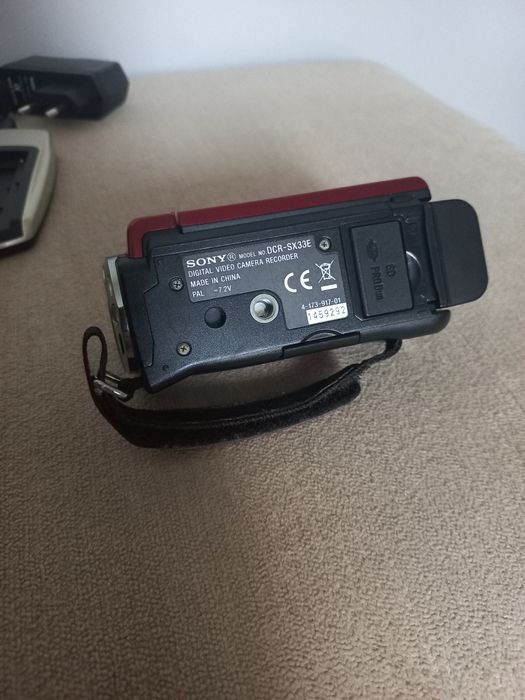 Sony DCR-SX33E...