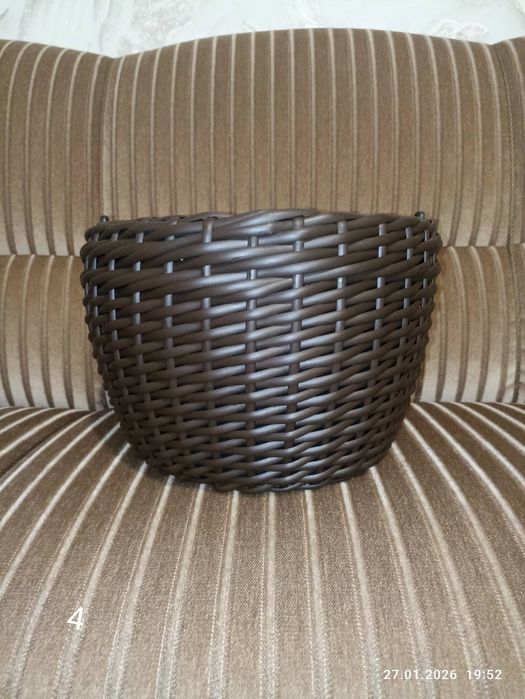 Стильне декоративне кашпо для рослин