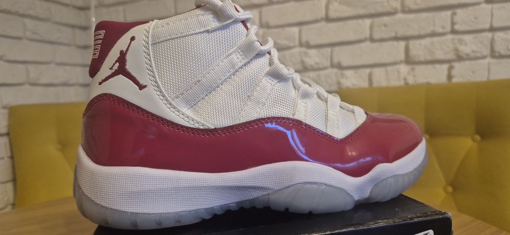 Nowe Nike Air Jordan 11 Retro rozm. 42
